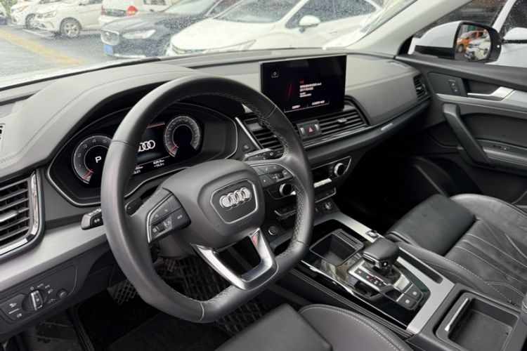 Used Audi Q5L 2022 40T RS Package Performance Model Interior 2
