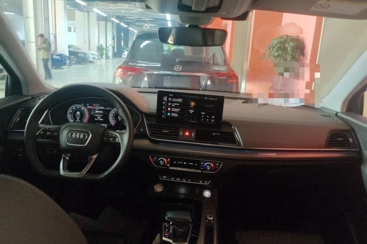 Used Audi Q5L 2022 40T Luxury Dynamic Model Interior 2