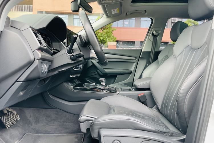 Used Audi Q5L 2022 40T Luxury Dynamic Model Interior 2