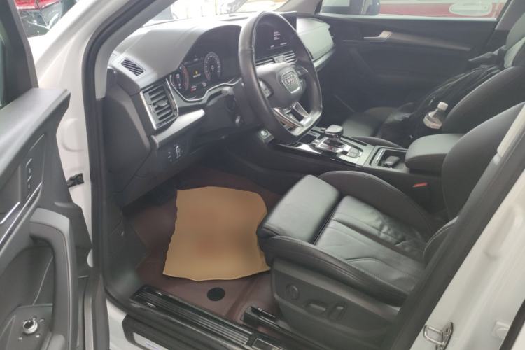 Used Audi Q5L 2022 Updated 40T Luxury Dynamic Edition Interior 3