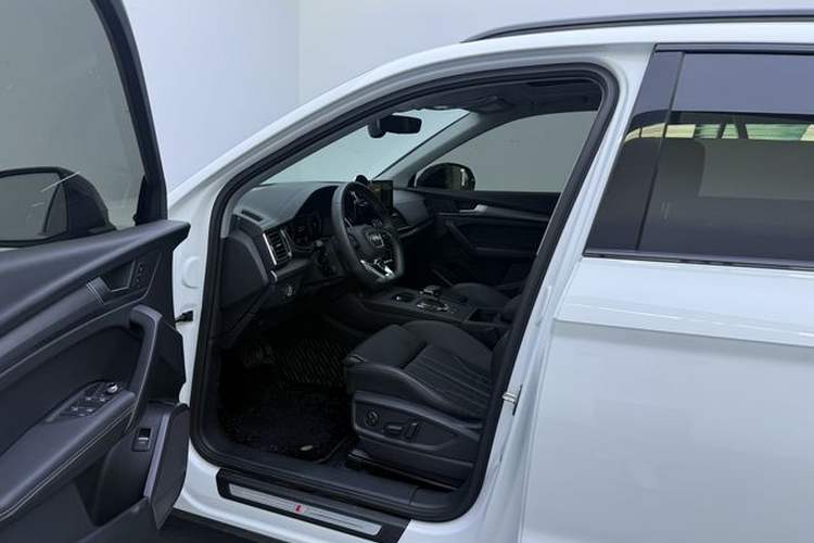 Used Audi Q5L 2022 Updated 40T Luxury Dynamic Edition Interior 3