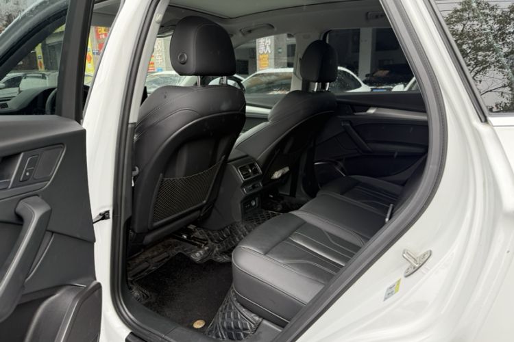 Used Audi Q5L 2022 40T RS Package Performance Model Interior 3