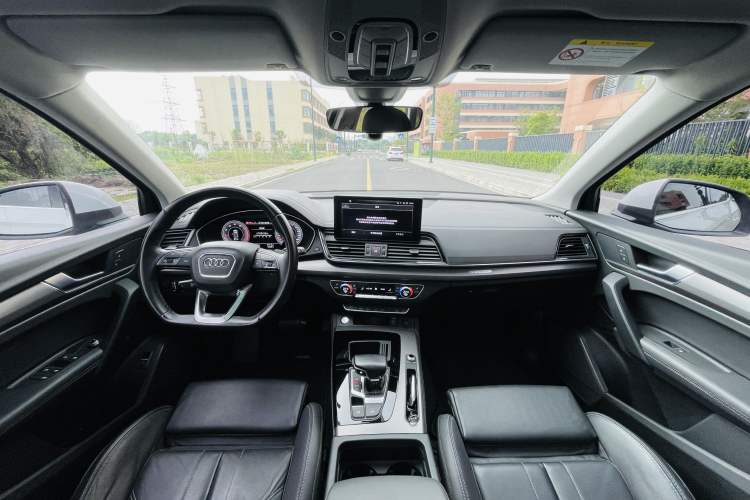Used Audi Q5L 2022 40T Luxury Dynamic Model Interior 3