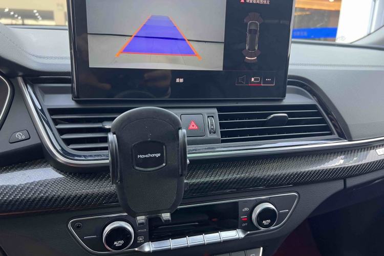 Used Audi Q5L 2022 40T Fashionable and Dynamic Model Interior 3