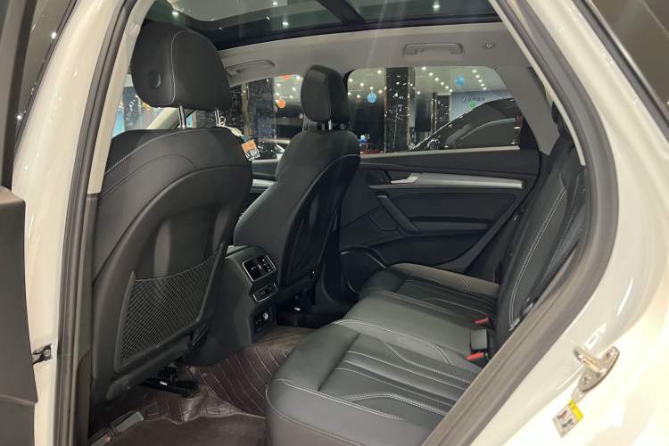 Used Audi Q5L 2022 40T Fashionable and Dynamic Model Interior 4
