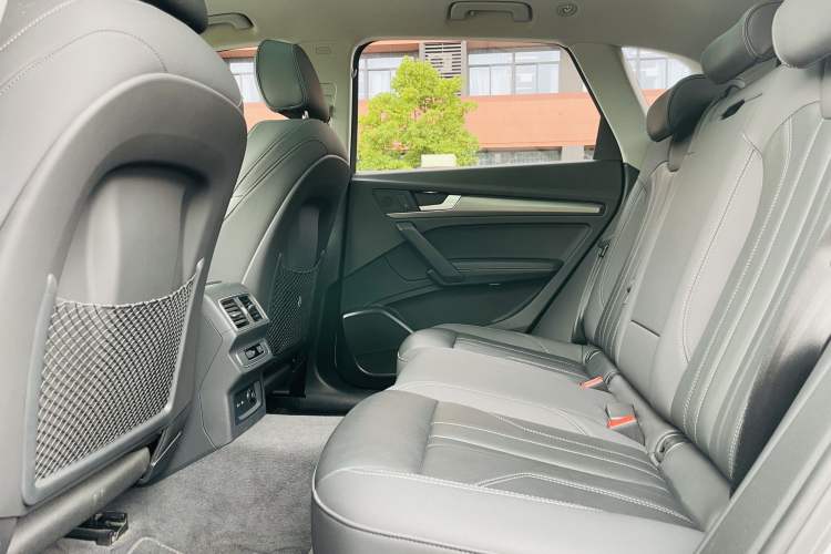 Used Audi Q5L 2022 40T Luxury Dynamic Model Interior 4