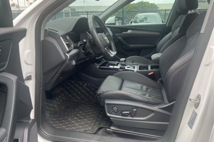 Used Audi Q5L 2022 40T Fashionable and Dynamic Model Interior 4