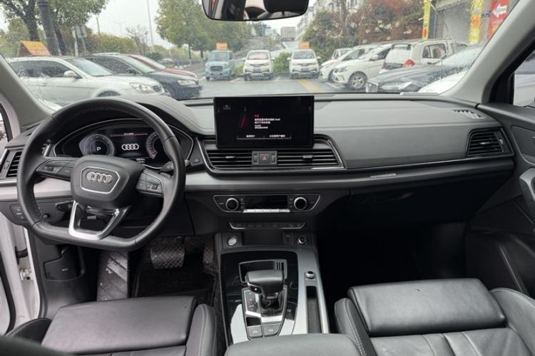 Used Audi Q5L 2022 40T RS Package Performance Model Interior 5