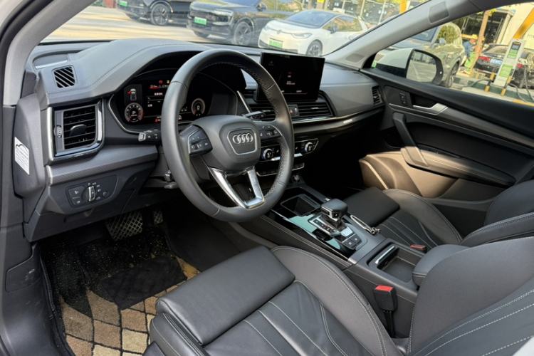 Used Audi Q5L 2022 Updated 45T Luxury Dynamic Version Interior 5