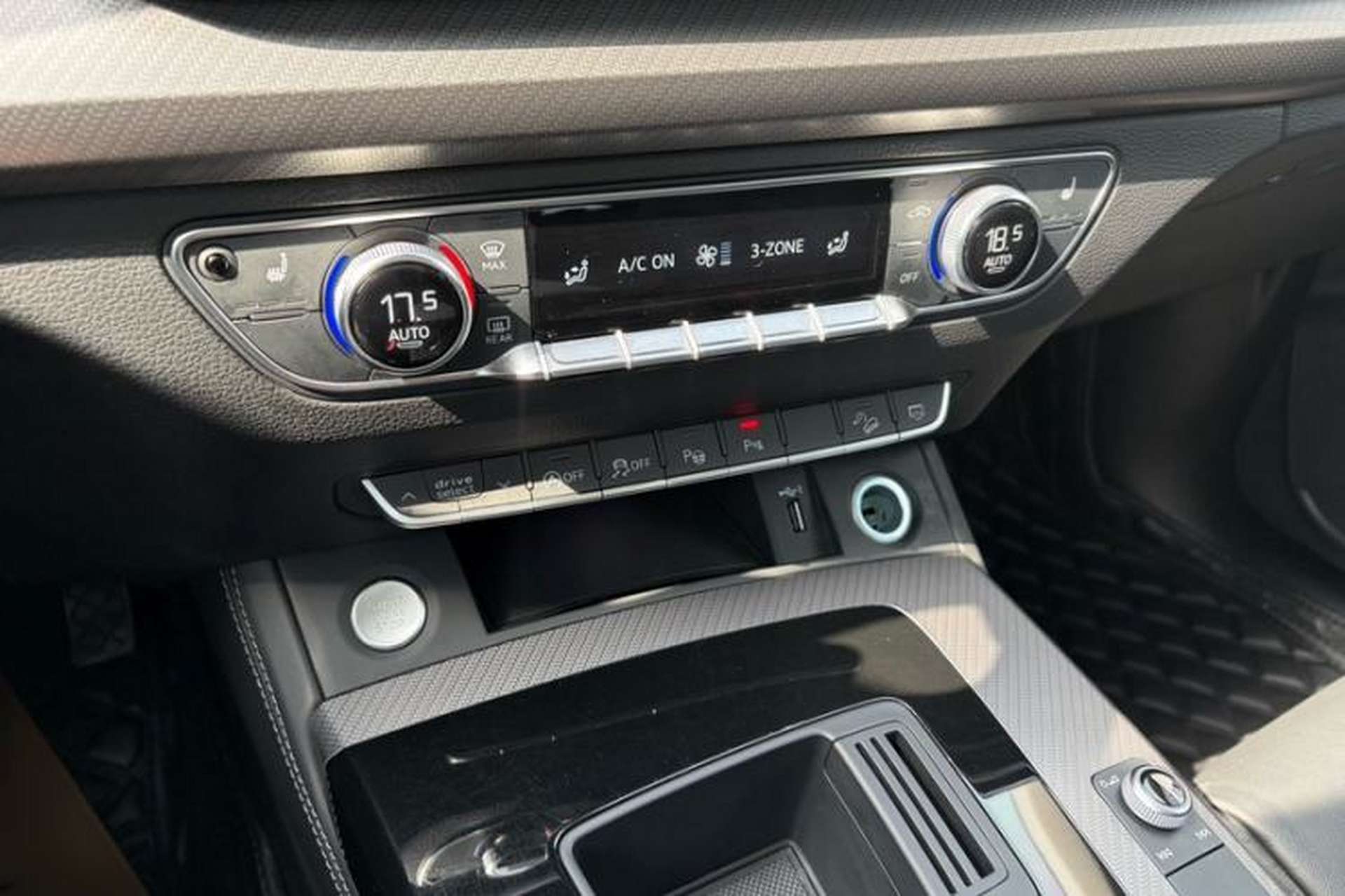 Used Audi Q5L 2022 40T Luxury Dynamic Model Interior 6