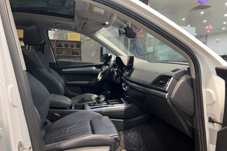 Used Audi Q5L 2022 40T Fashionable and Dynamic Model Interior 7