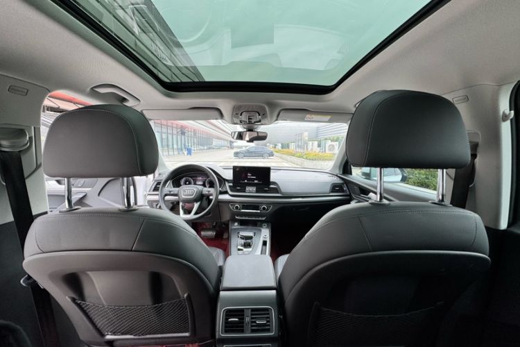 Used Audi Q5L 2022 40T Fashionable and Elegant Model Interior 7