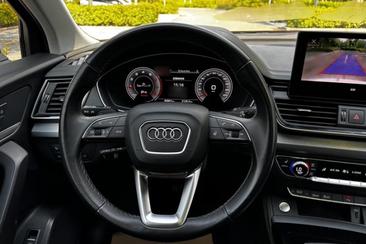 Used Audi Q5L 2022 40T Fashionable and Dynamic Model Interior 9