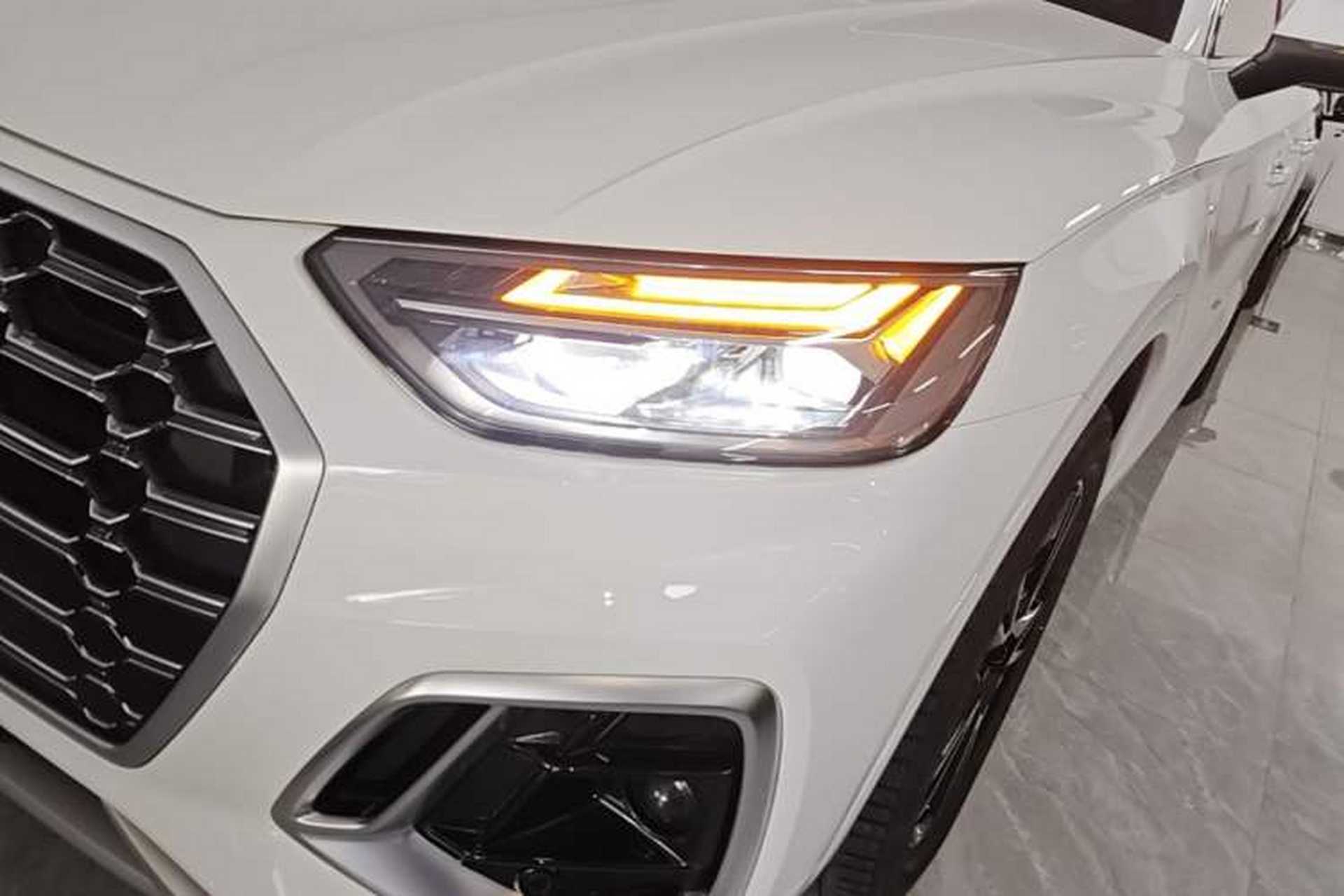 Used Audi Q5L 2022 40T Fashionable and Dynamic Model Left Front Headlight