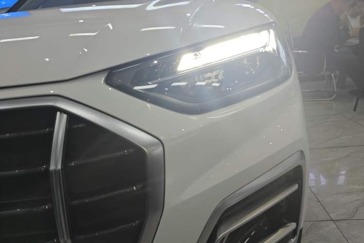 Used Audi Q5L 2022 40T Luxury Elegant Model Left Front Headlight