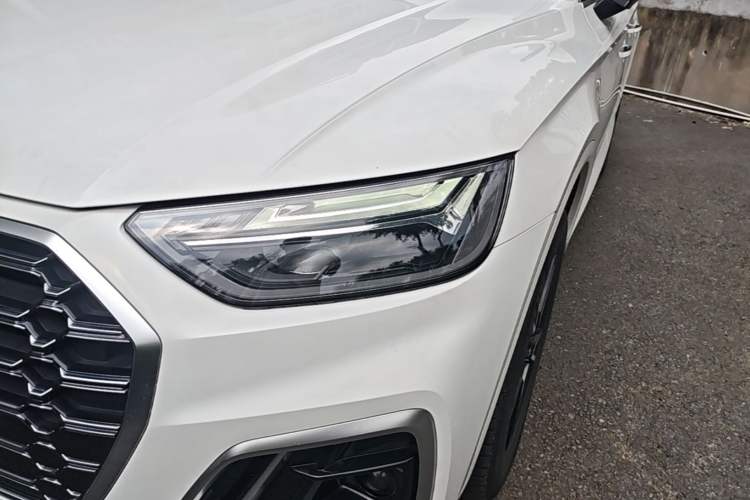 Used Audi Q5L 2022 40T Fashionable and Dynamic Model Left Front Headlight