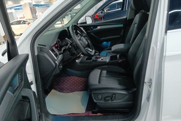 Used Audi Q5L 2022 40T Fashionable and Elegant Model Left Front Seat