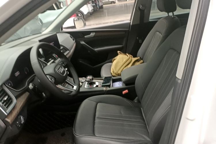 Used Audi Q5L 2022 40T Luxury Elegant Model Left Front Seat