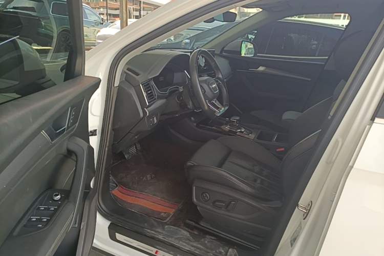 Used Audi Q5L 2022 40T Luxury Dynamic Model Left Front Seat