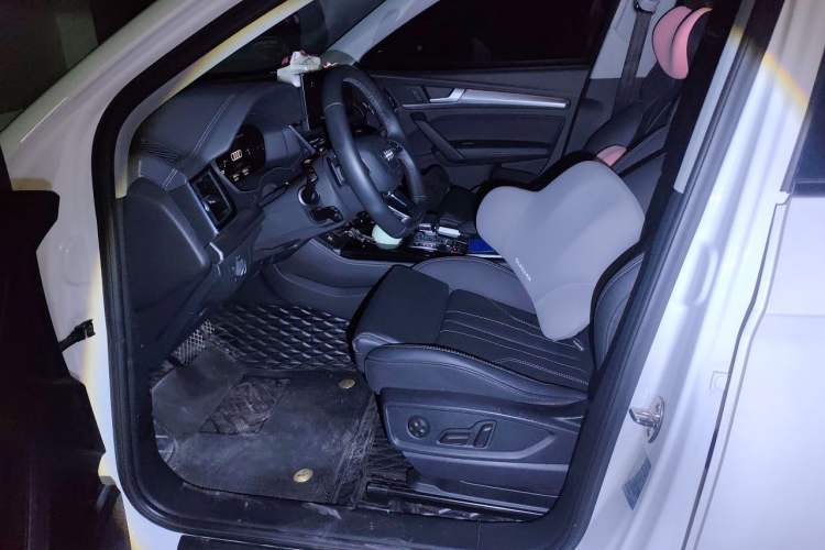 Used Audi Q5L 2022 40T Fashionable and Dynamic Model Left Front Seat