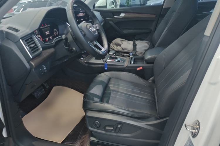 Used Audi Q5L 2022 40T Luxury Elegant Model Left Front Seat