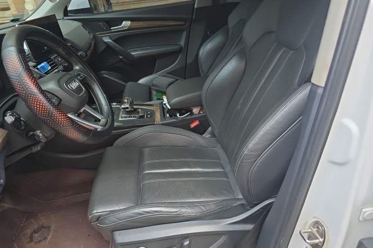 Used Audi Q5L 2022 40T Luxury Elegant Model Left Front Seat
