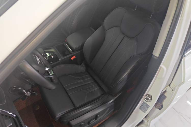 Used Audi Q5L 2022 Updated 40T Luxury Dynamic Edition Left Front Seat