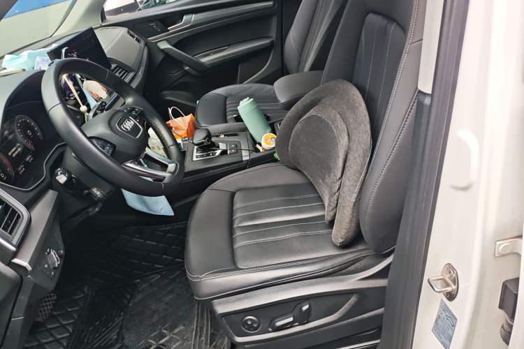 Used Audi Q5L 2022 40T Fashionable and Elegant Model Left Front Seat