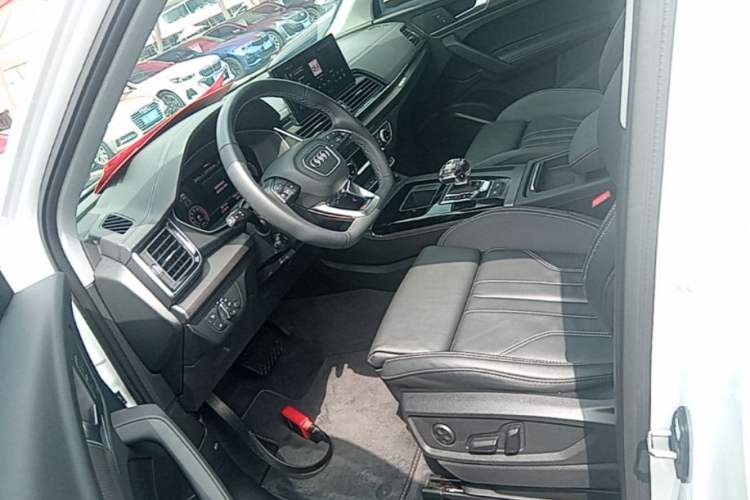 Used Audi Q5L 2022 40T Luxury Dynamic Model Left Front Seat