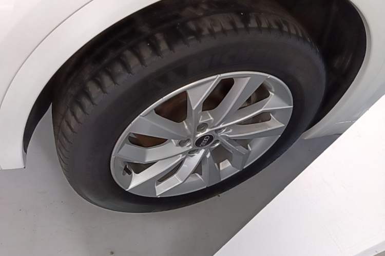 Used Audi Q5L 2022 Updated 40T Luxury Dynamic Edition Left Front Wheel Hub