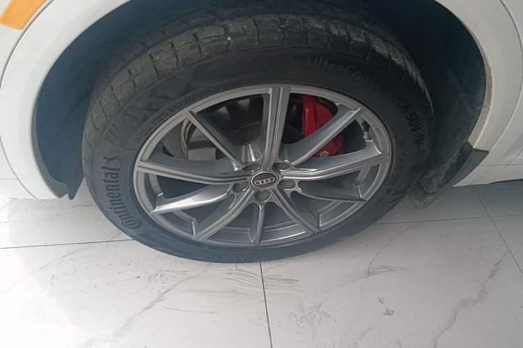 Used Audi Q5L 2022 40T Fashionable and Dynamic Model Left Front Wheel Hub