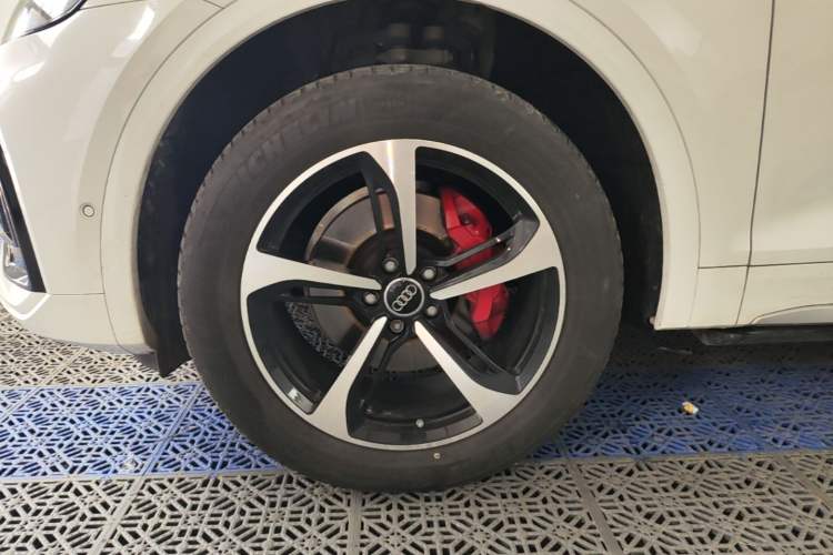 Used Audi Q5L 2022 40T Luxury Dynamic Model Left Front Wheel Hub