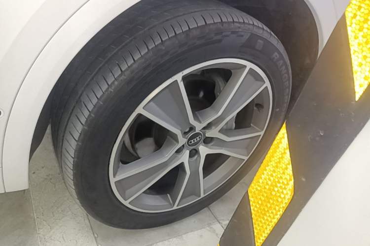 Used Audi Q5L 2022 45T Luxury Dynamic Model Left Front Wheel Hub