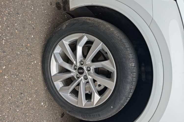 Used Audi Q5L 2022 40T Luxury Dynamic Model Left Front Wheel Hub