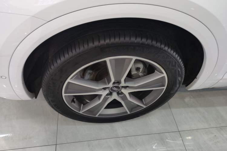 Used Audi Q5L 2022 45T Luxury Dynamic Model Left Front Wheel Hub