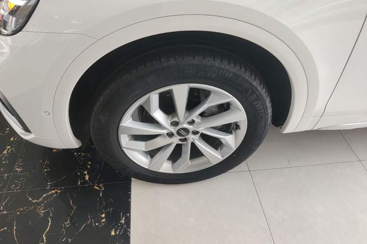 Used Audi Q5L 2022 Updated 40T Luxury Dynamic Edition Left Front Wheel Hub