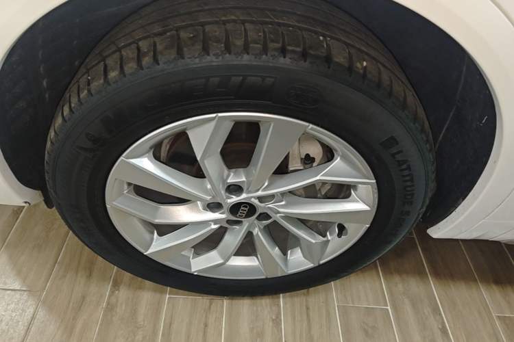 Used Audi Q5L 2022 Updated 40T Luxury Dynamic Edition Left Front Wheel Hub