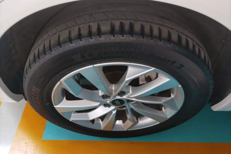 Used Audi Q5L 2022 Updated 40T Luxury Dynamic Edition Left Front Wheel Hub