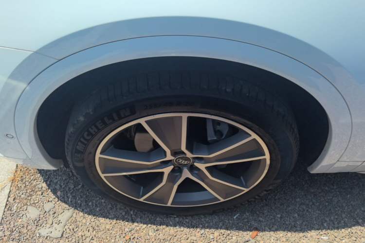 Used Audi Q5L 2022 45T Luxury Dynamic Model Left Front Wheel Hub
