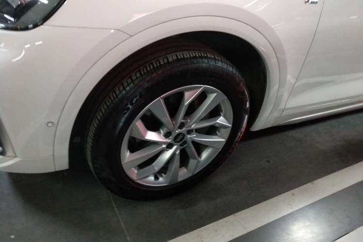 Used Audi Q5L 2022 Updated 40T Luxury Dynamic Edition Left Front Wheel Hub