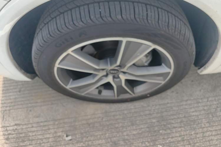 Used Audi Q5L 2022 45T Luxury Dynamic Model Left Front Wheel Hub