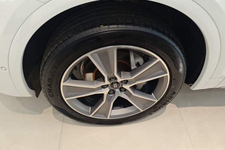Used Audi Q5L 2022 45T Luxury Dynamic Model Left Front Wheel Hub