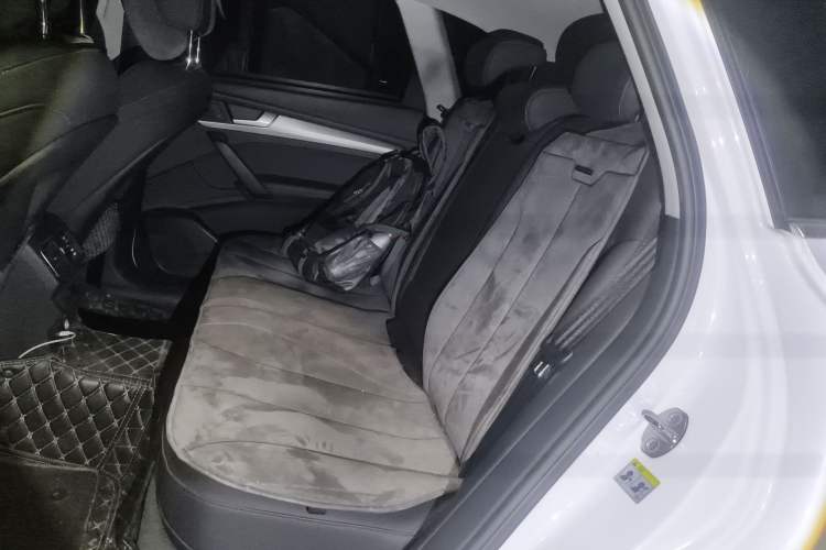 Used Audi Q5L 2022 40T Fashionable and Dynamic Model Left Rear Seat