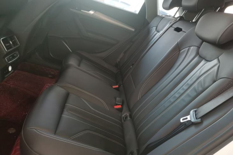 Used Audi Q5L 2022 40T Fashionable and Dynamic Model Left Rear Seat
