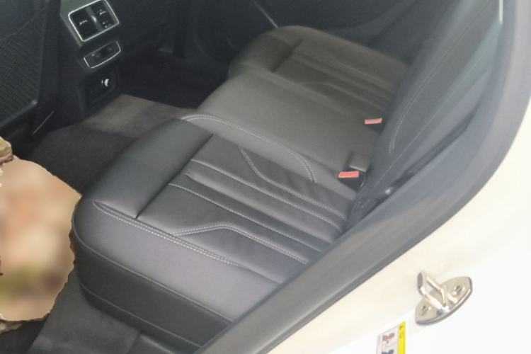 Used Audi Q5L 2022 40T Fashionable and Dynamic Model Left Rear Seat