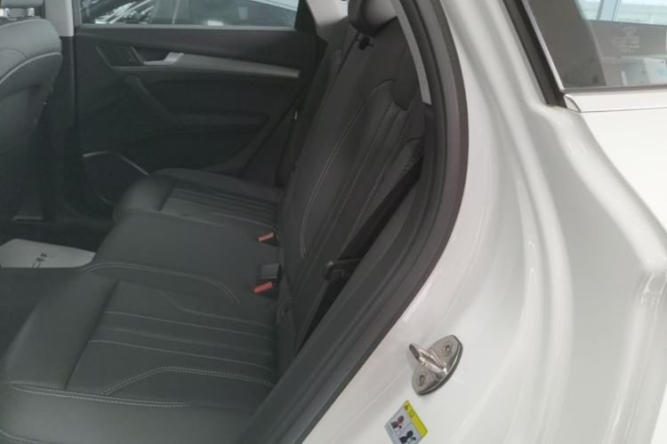 Used Audi Q5L 2022 40T Fashionable and Dynamic Model Left Rear Seat