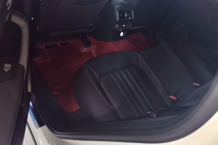 Used Audi Q5L 2022 40T Fashionable and Elegant Model Left Rear Seat