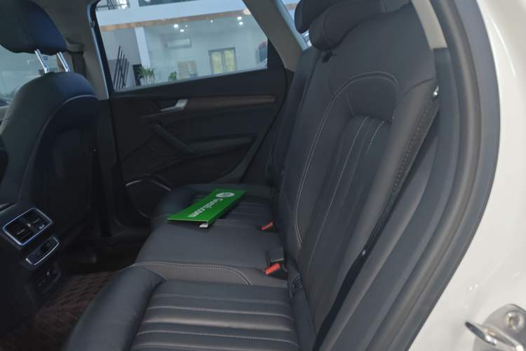 Used Audi Q5L 2022 40T Luxury Elegant Model Left Rear Seat