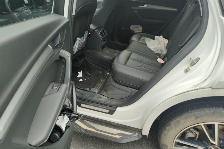 Used Audi Q5L 2022 40T Fashionable and Dynamic Model Left Rear Seat
