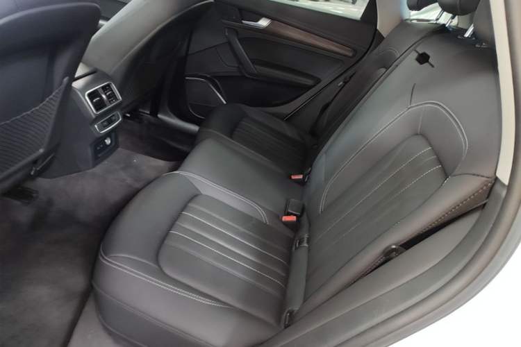 Used Audi Q5L 2022 Updated Version 40T Luxury Elegant Edition Left Rear Seat